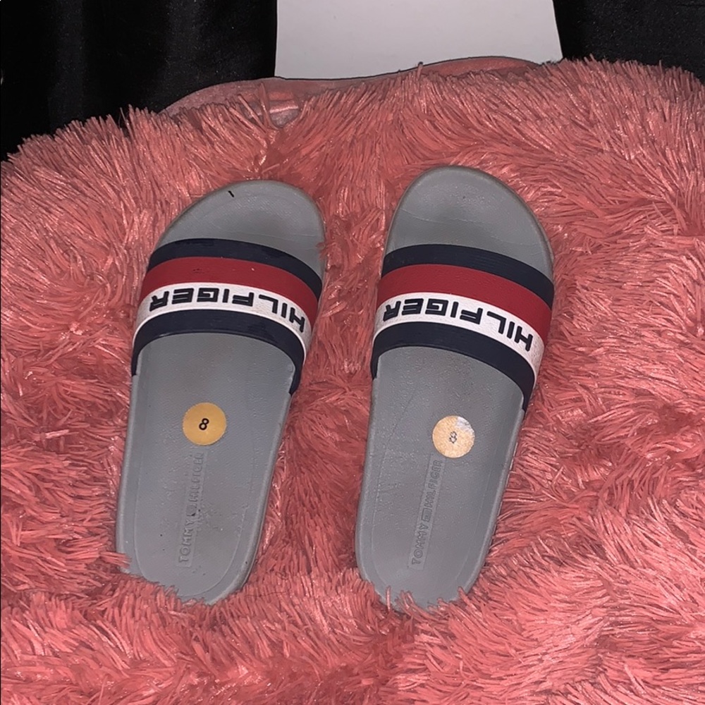 Tommy Slides